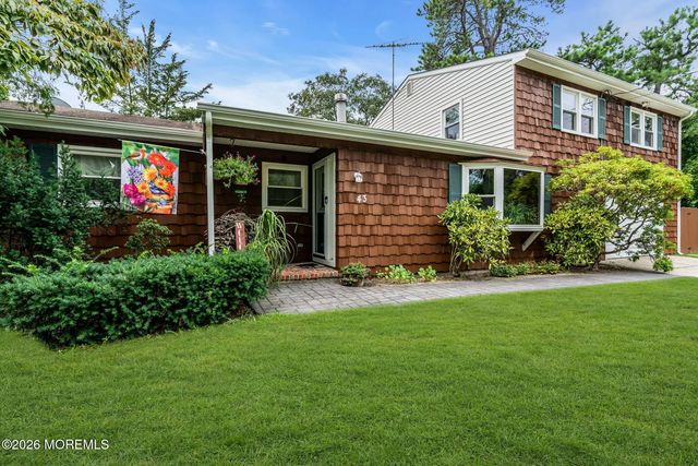 43 Railroad Avenue, Beachwood