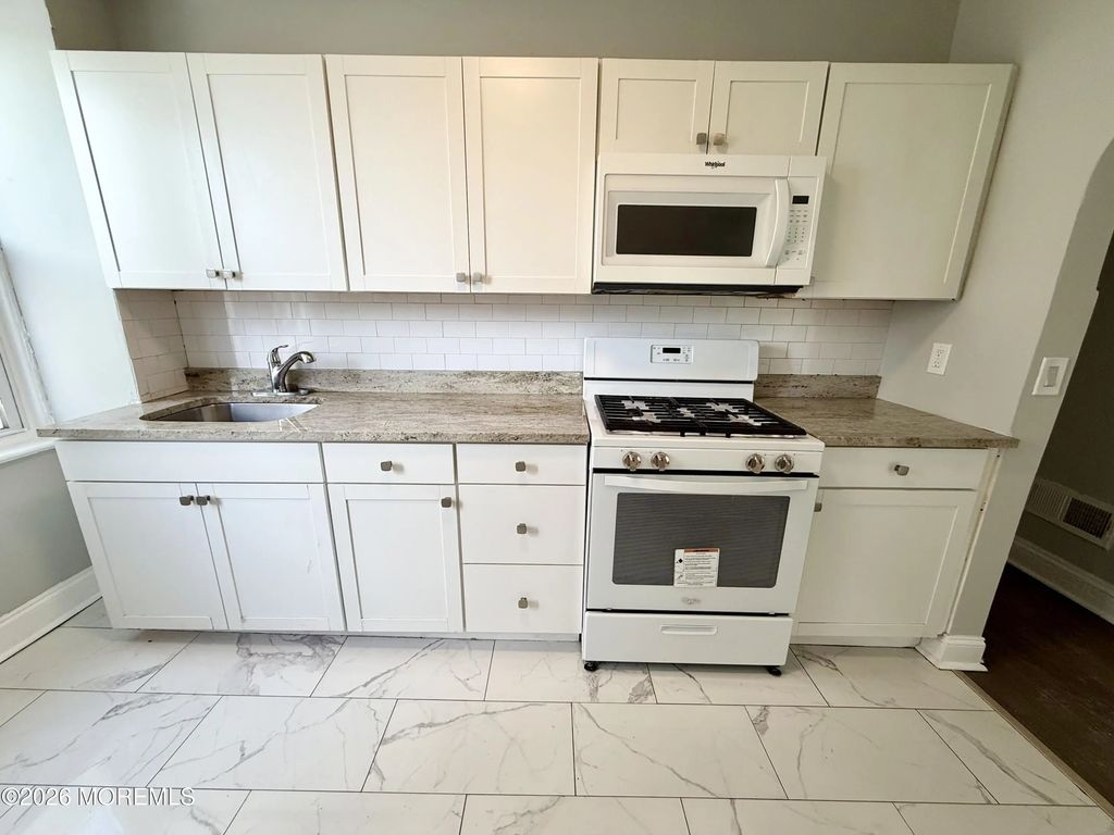 37 2nd Avenue 1, Long Branch