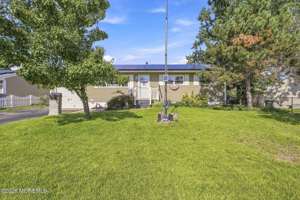 401 Applegate Avenue, Toms River