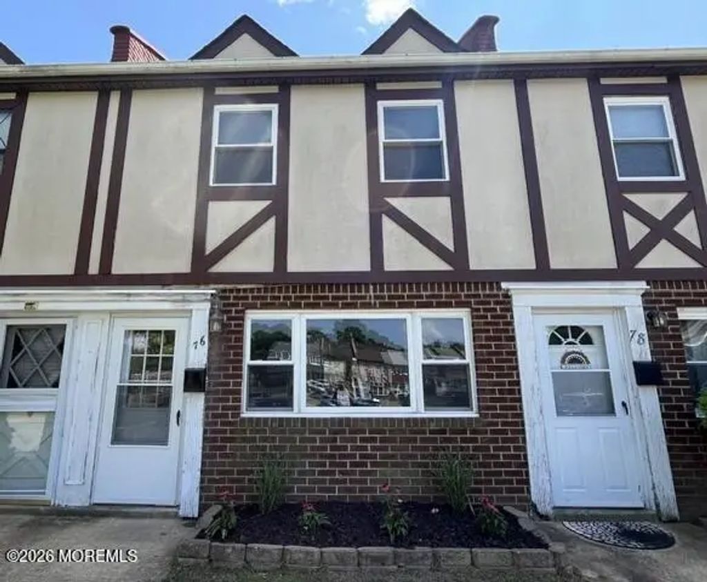 76 Briar Mills Drive 76, Brick