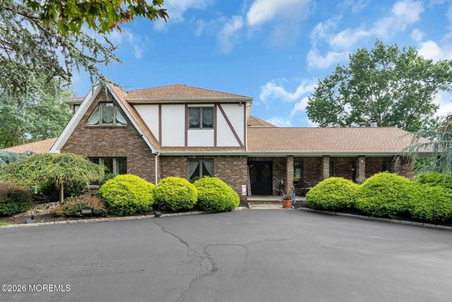 3 Peachtree Lane, Manalapan