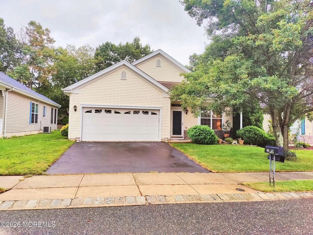 61 Robin Lane, Barnegat