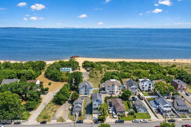 95 Seabreeze Avenue, Middletown