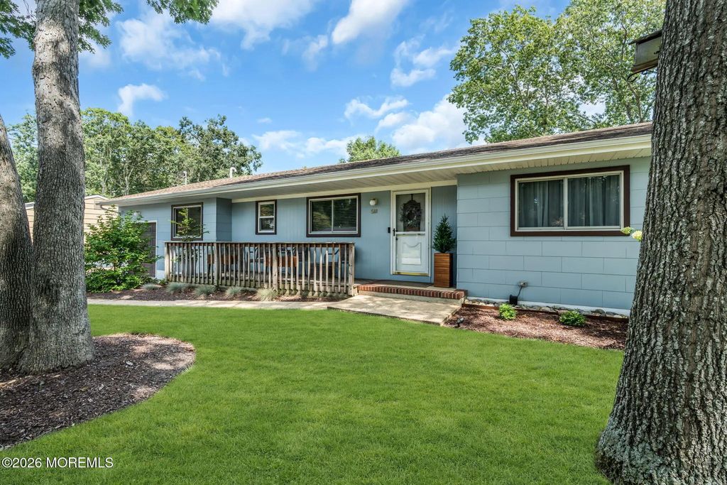 561 Oakhollow Lane, Lanoka Harbor