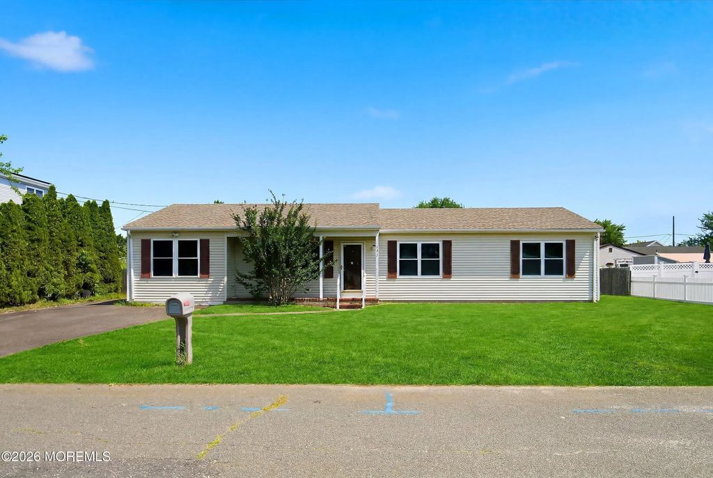 1006 Anchor Way, Forked River