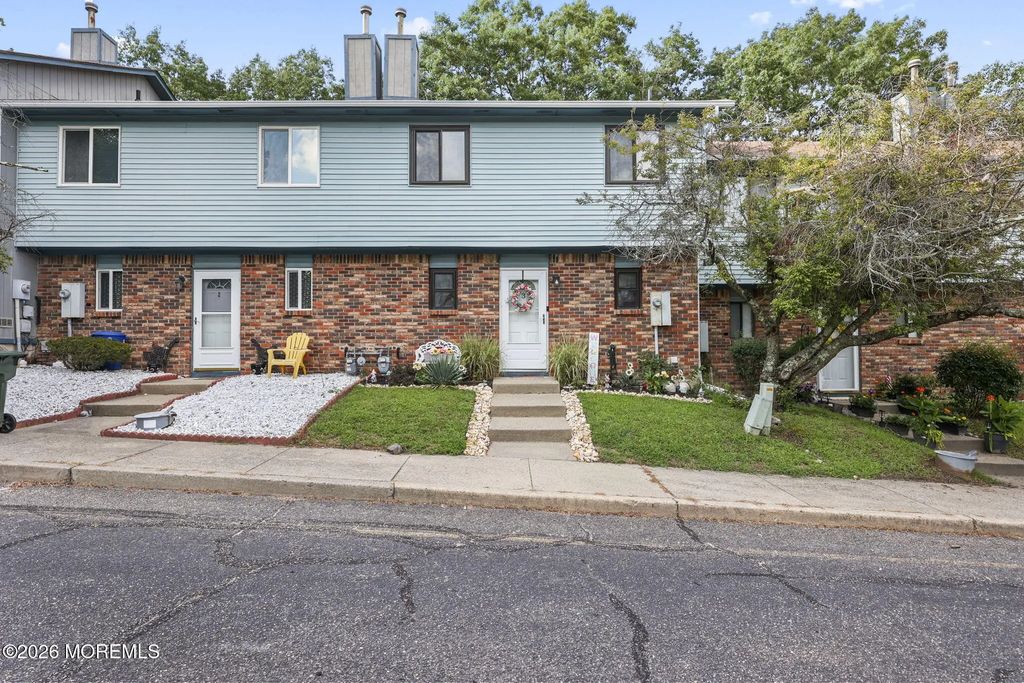 3 Eagle Court, Howell