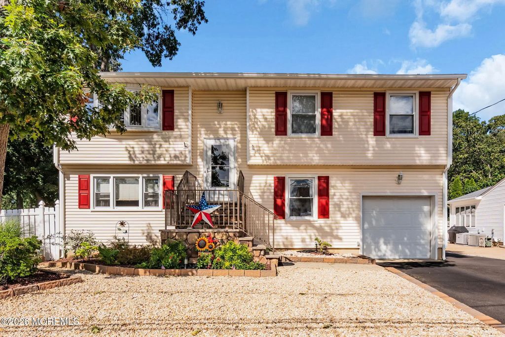 1476 Green Grove Road, Brick