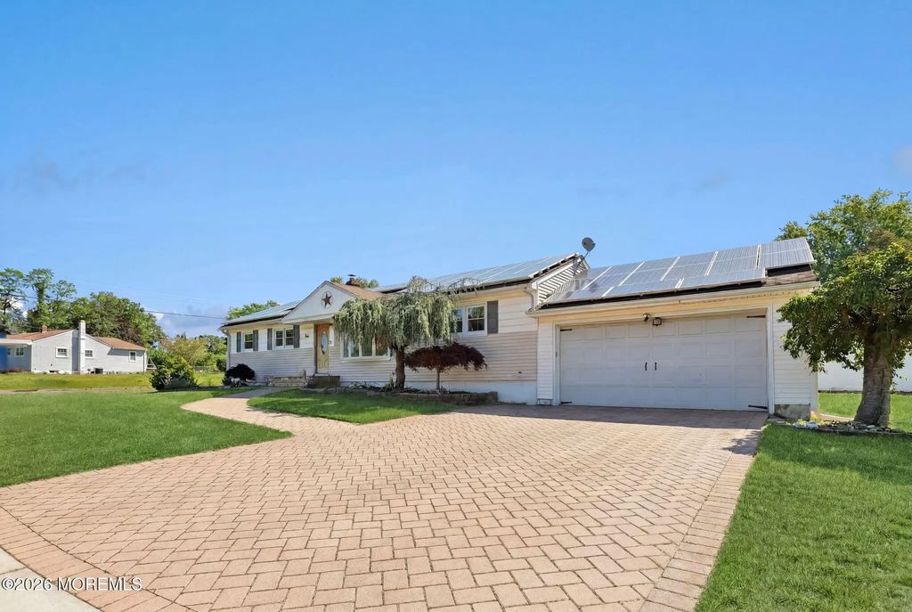 5 Lake Drive, Howell