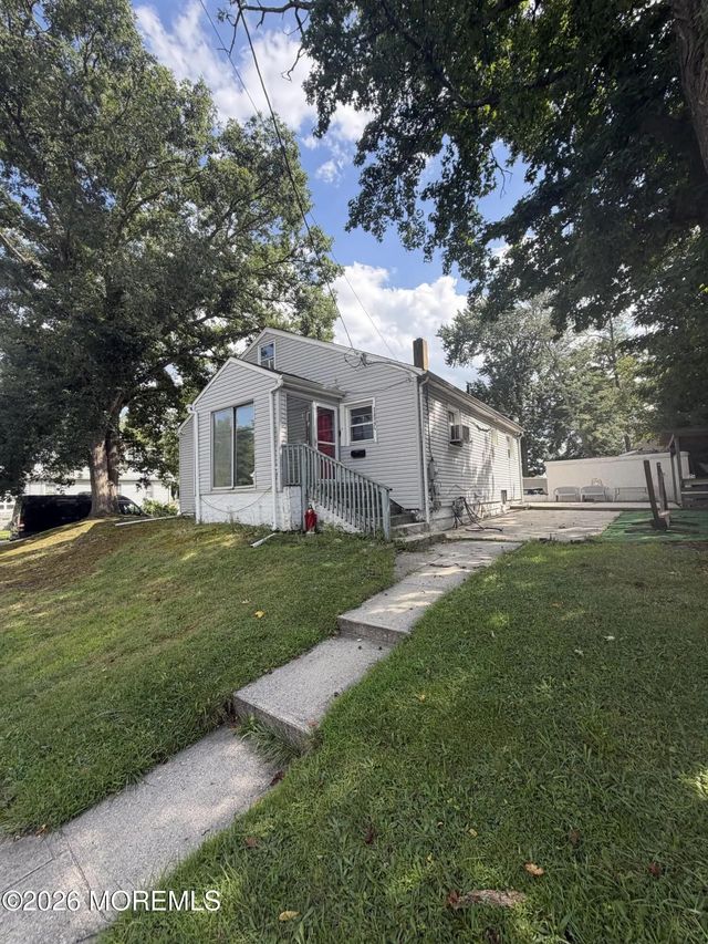 1820 Stratford Avenue, Neptune Township