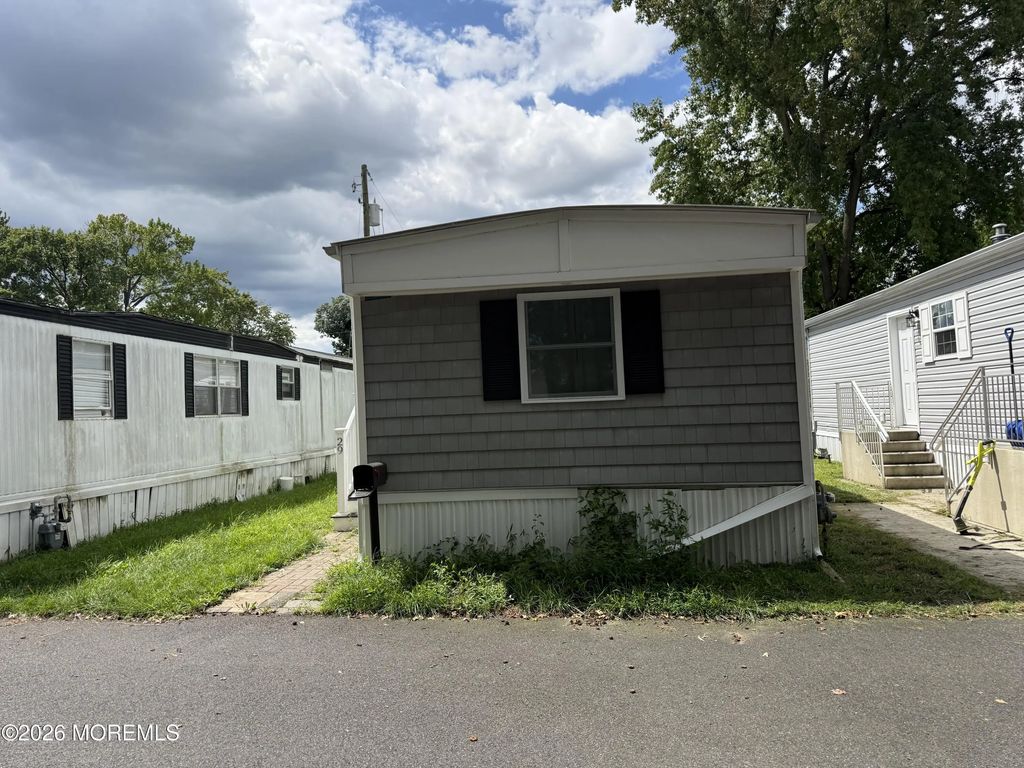 29 Sams Trailer Court, Hazlet