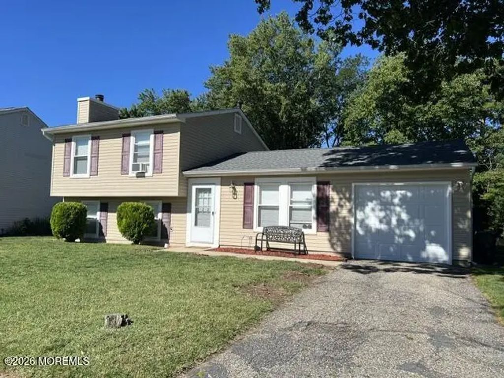 9 Windward Drive, Barnegat