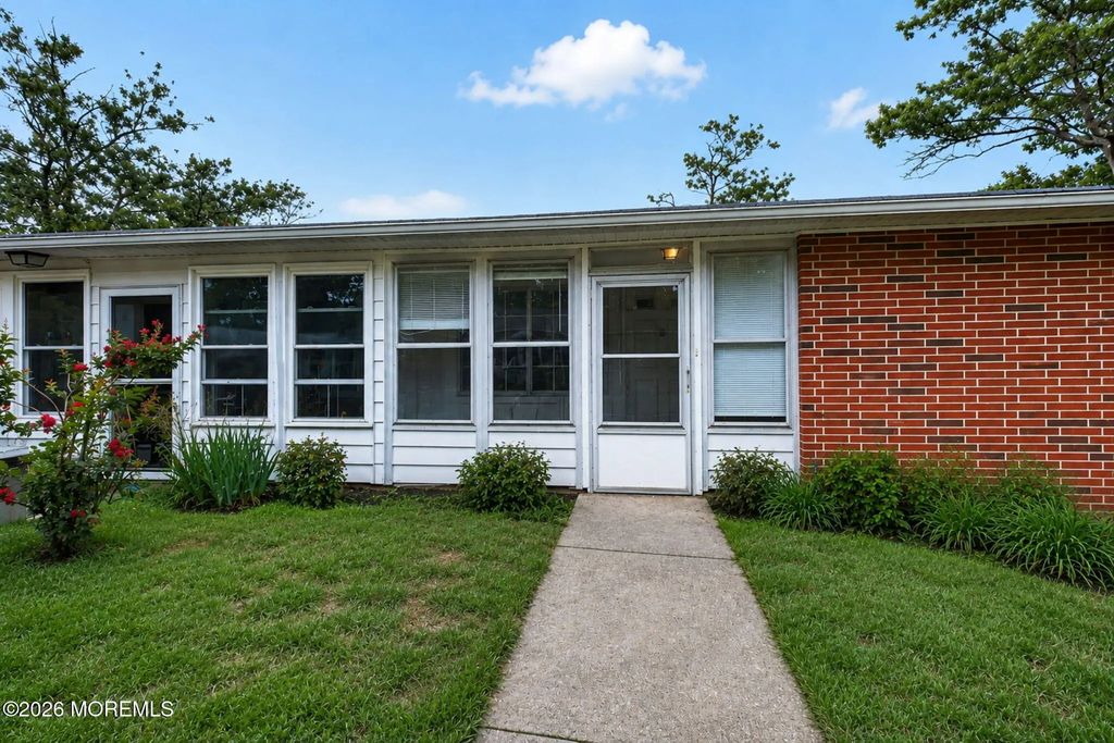 103c Edinburgh Lane, Lakewood