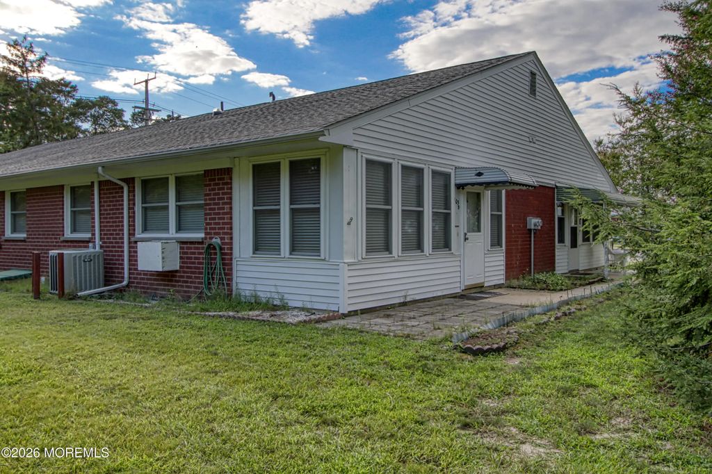 105 Hope Road D, Whiting