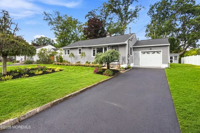 20 Stempler Court, Holmdel