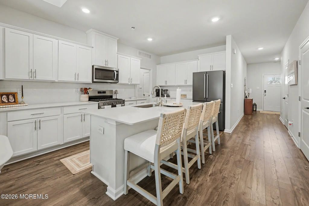 31 Penny Lane, Neptune Township
