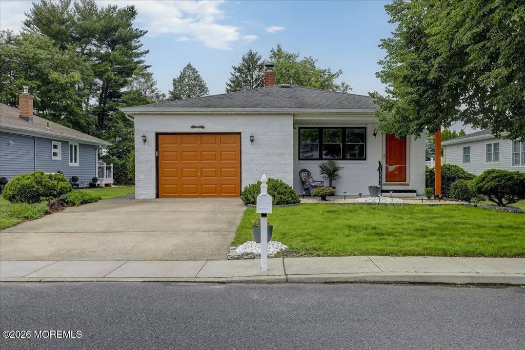 135 Biabou Drive, Toms River