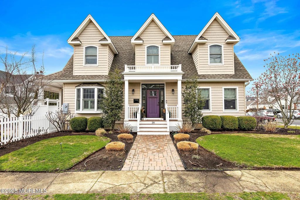 281 Cedar Avenue, Manasquan