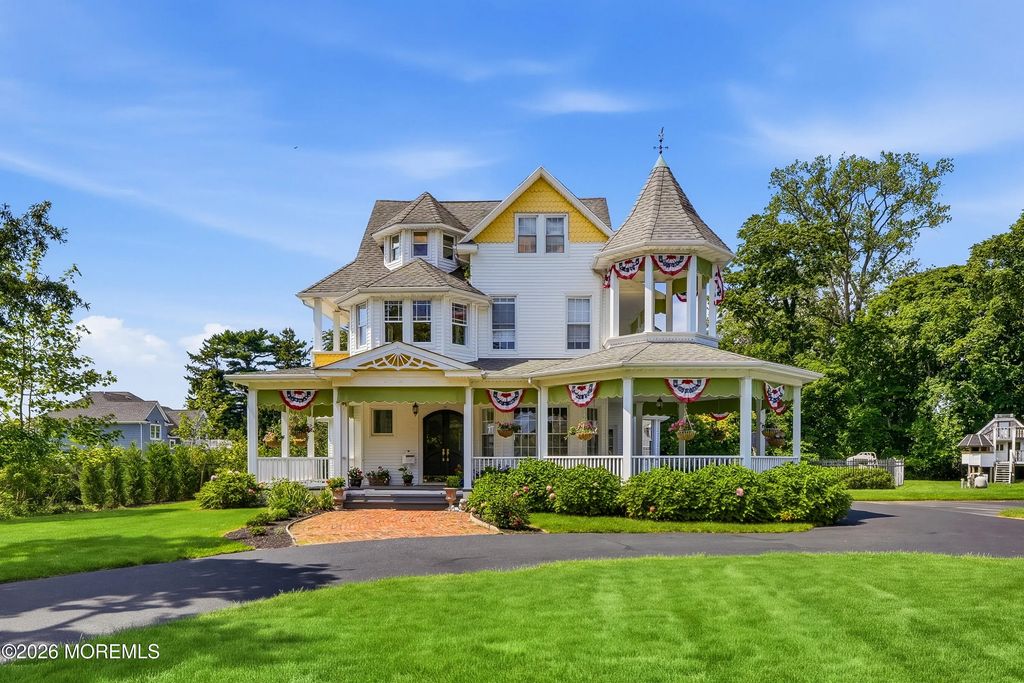 360 Norwood Avenue, West Long Branch