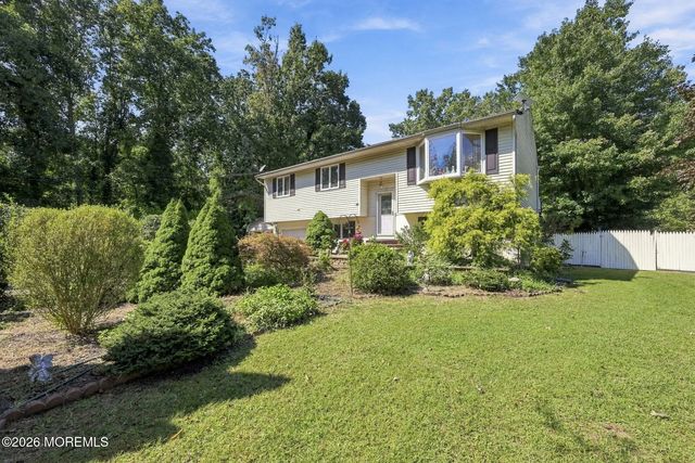 646 Salem Avenue, Franklinville