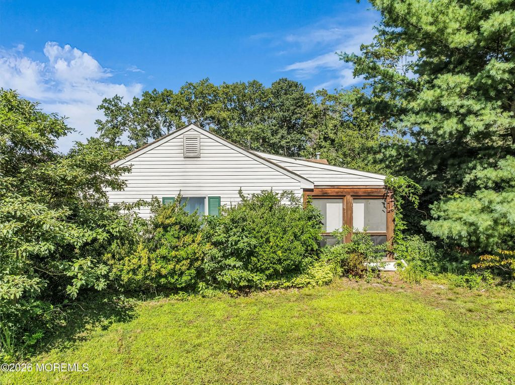 382 Van Zile Road, Brick