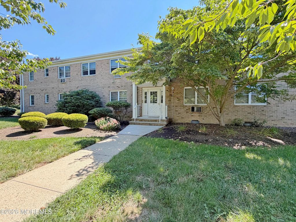 75 Stonehurst Boulevard F, Freehold