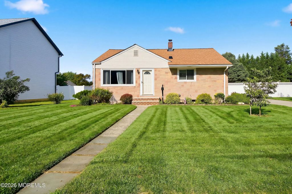 6 Burnham Road, East Brunswick