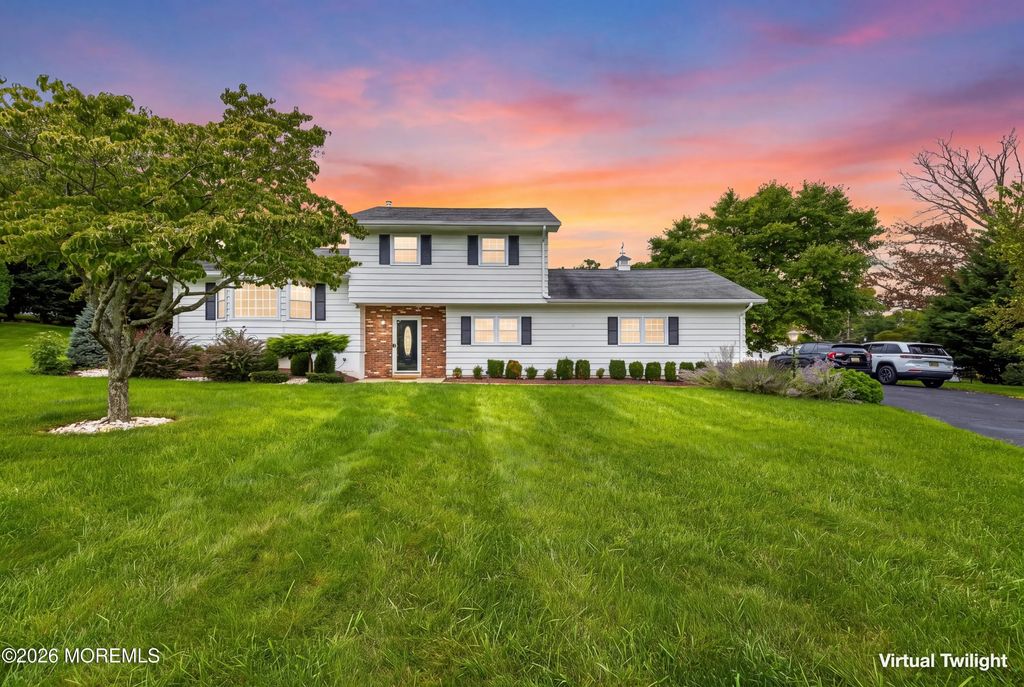 5 Travis Court, Monroe