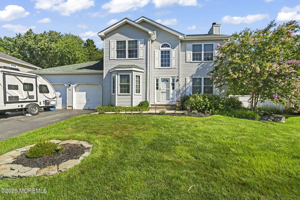 52 Diamond Lane, Howell