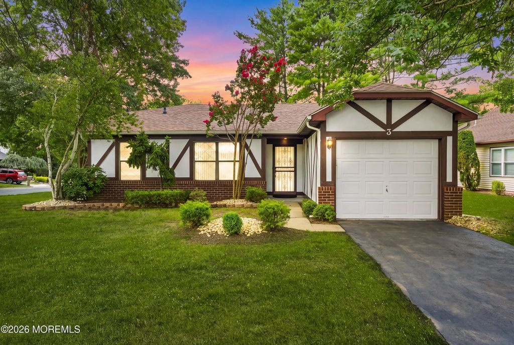 3 Hampton Drive, Marlboro