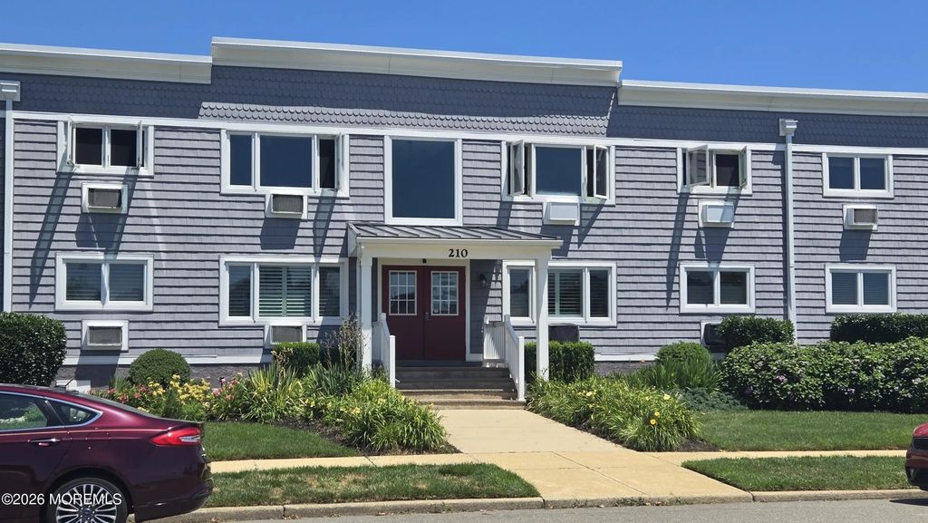210 5th Avenue 29a, Belmar