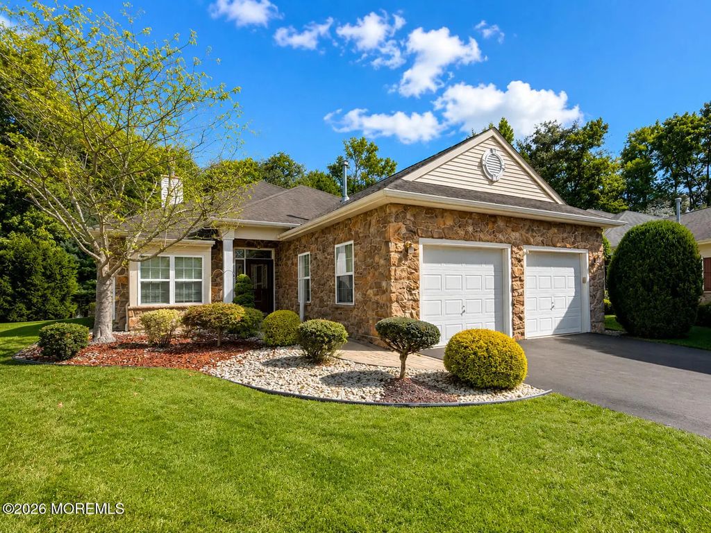 111 Fontaine Court, Monroe