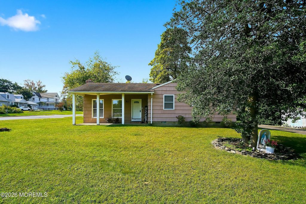 52 Greenwood Road, Morganville