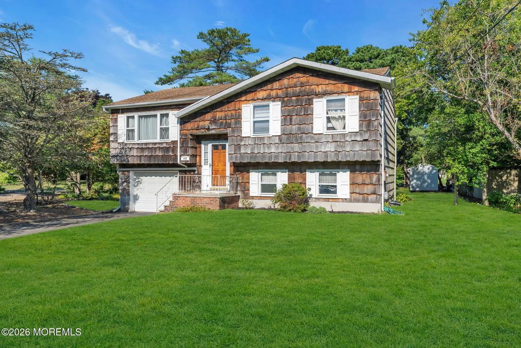 462 Cornell Drive, Brick