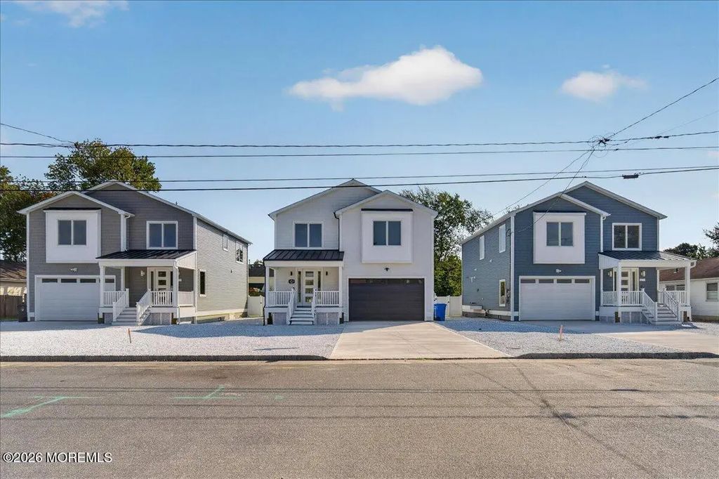 557 Lillie Road, Toms River