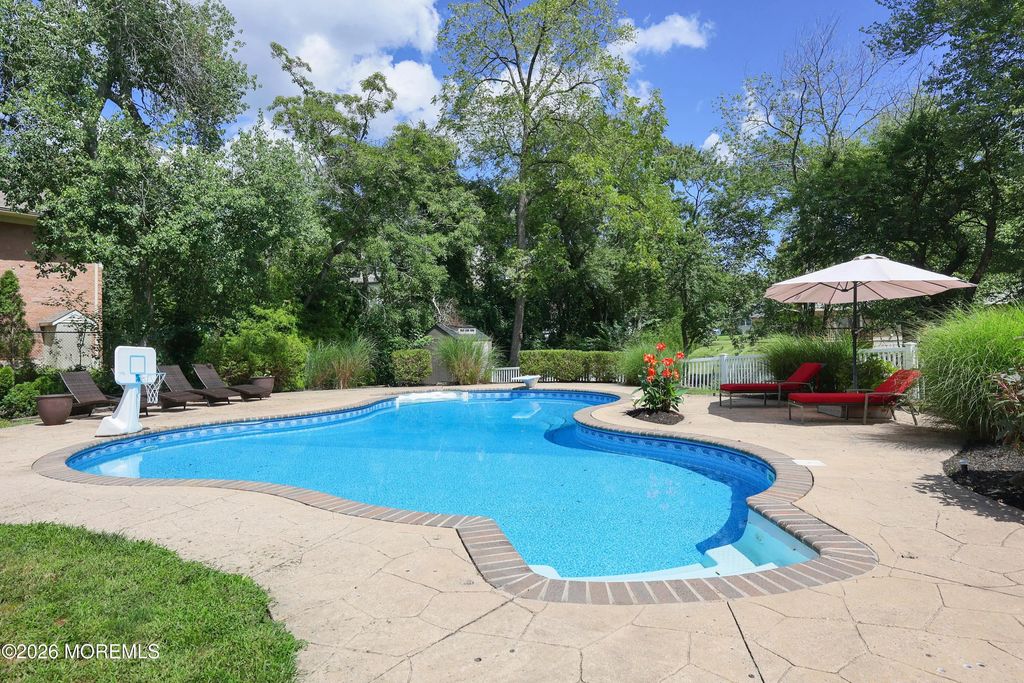 731 Mccormick Drive, Toms River