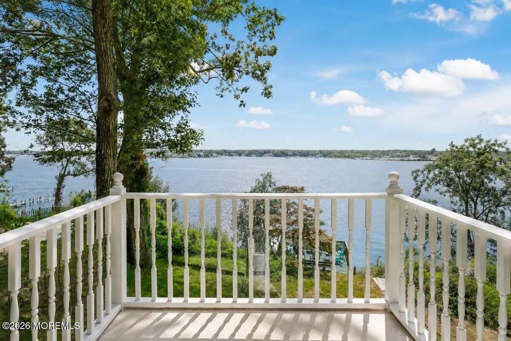 128 E Camp Walk, Island Heights