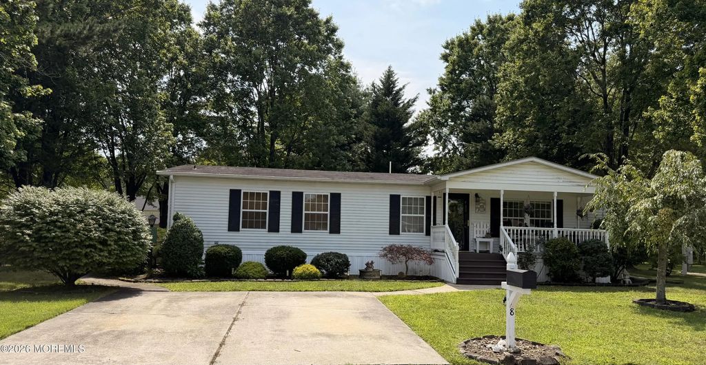 8 Tanglewood Drive, Cream Ridge
