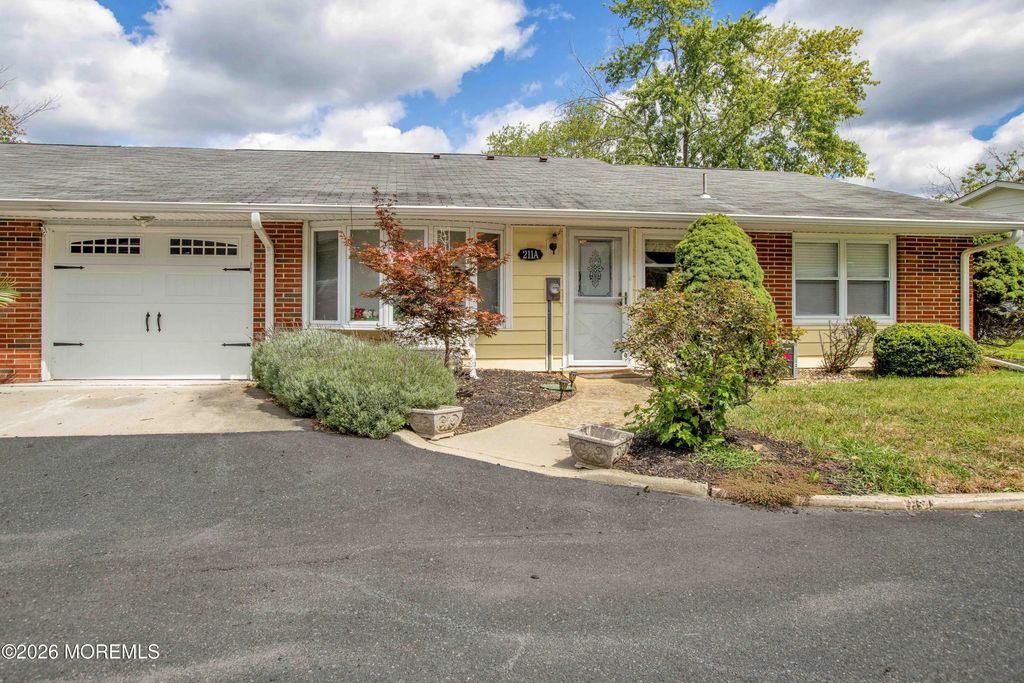 211a Huntington Drive, Lakewood