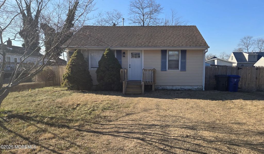 554 Lillie Road, Toms River