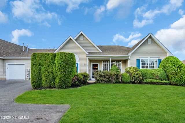 49 Foxwood Road, Lakewood