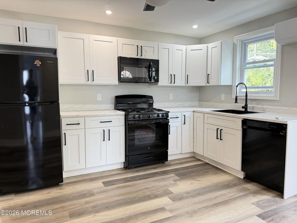 168 Chelsea Avenue 3, Long Branch