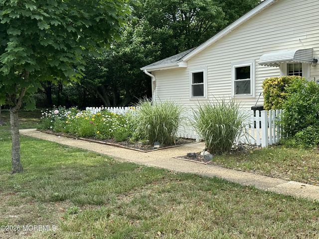 101 Waterfront Drive, Brick