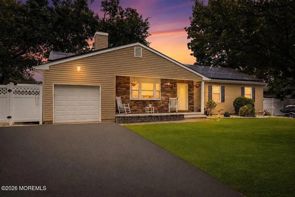 1933 9th Avenue, Toms River