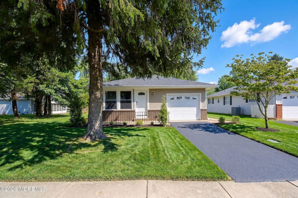 549 Jamaica Boulevard, Toms River