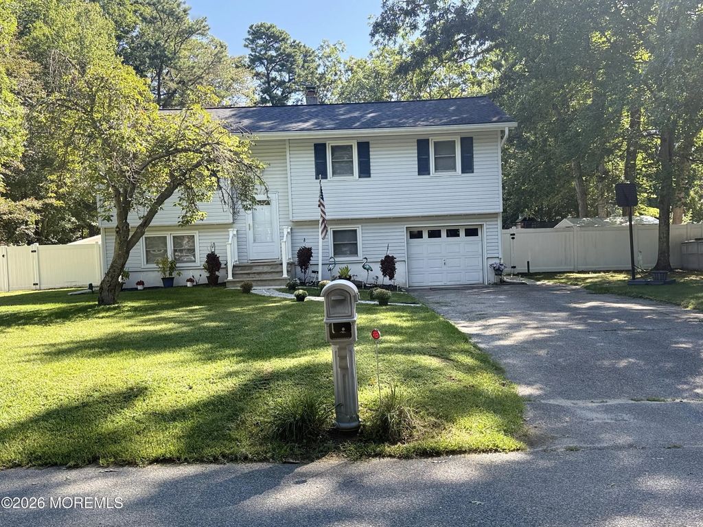 43 Walter Drive, Jackson