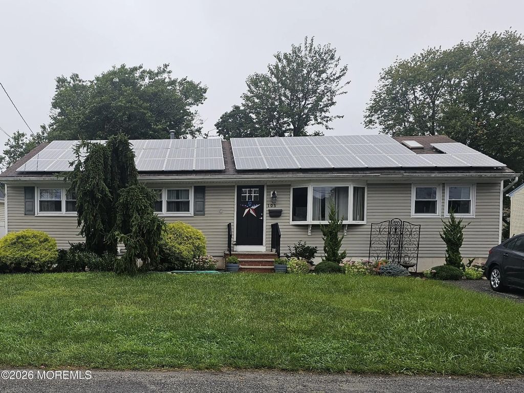 105 Fairway Drive, Brick
