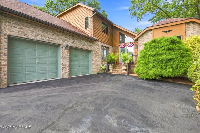 140 N New Prospect Road, Jackson