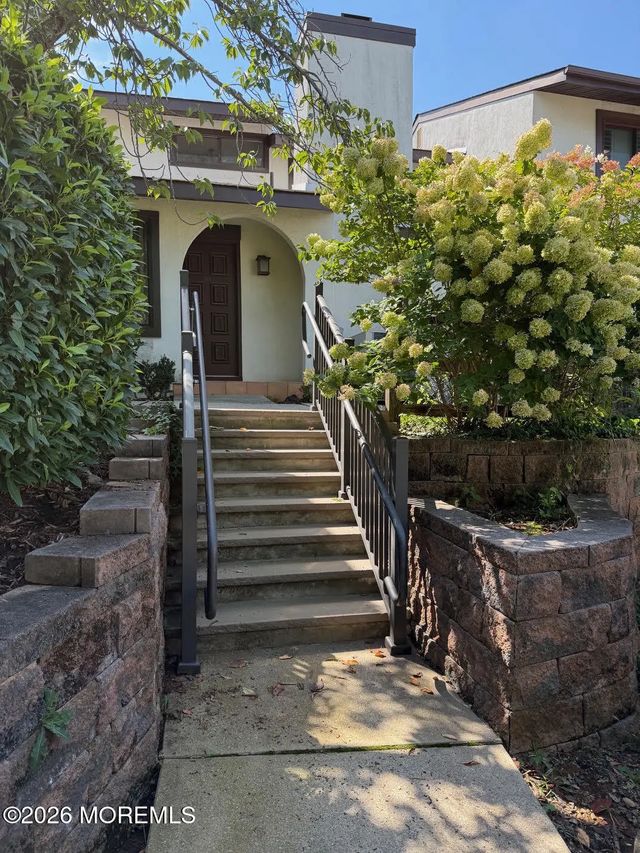 94 Tower Hill Drive, Red Bank