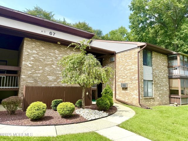 67 Overlook Way H, Manalapan