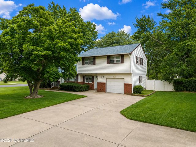 524 Lloyd Road, Matawan